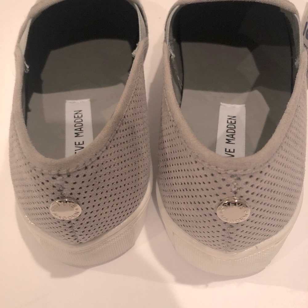 🆕Steve Madden slip on grey sneakers Sz 9 - Picture 6 of 11